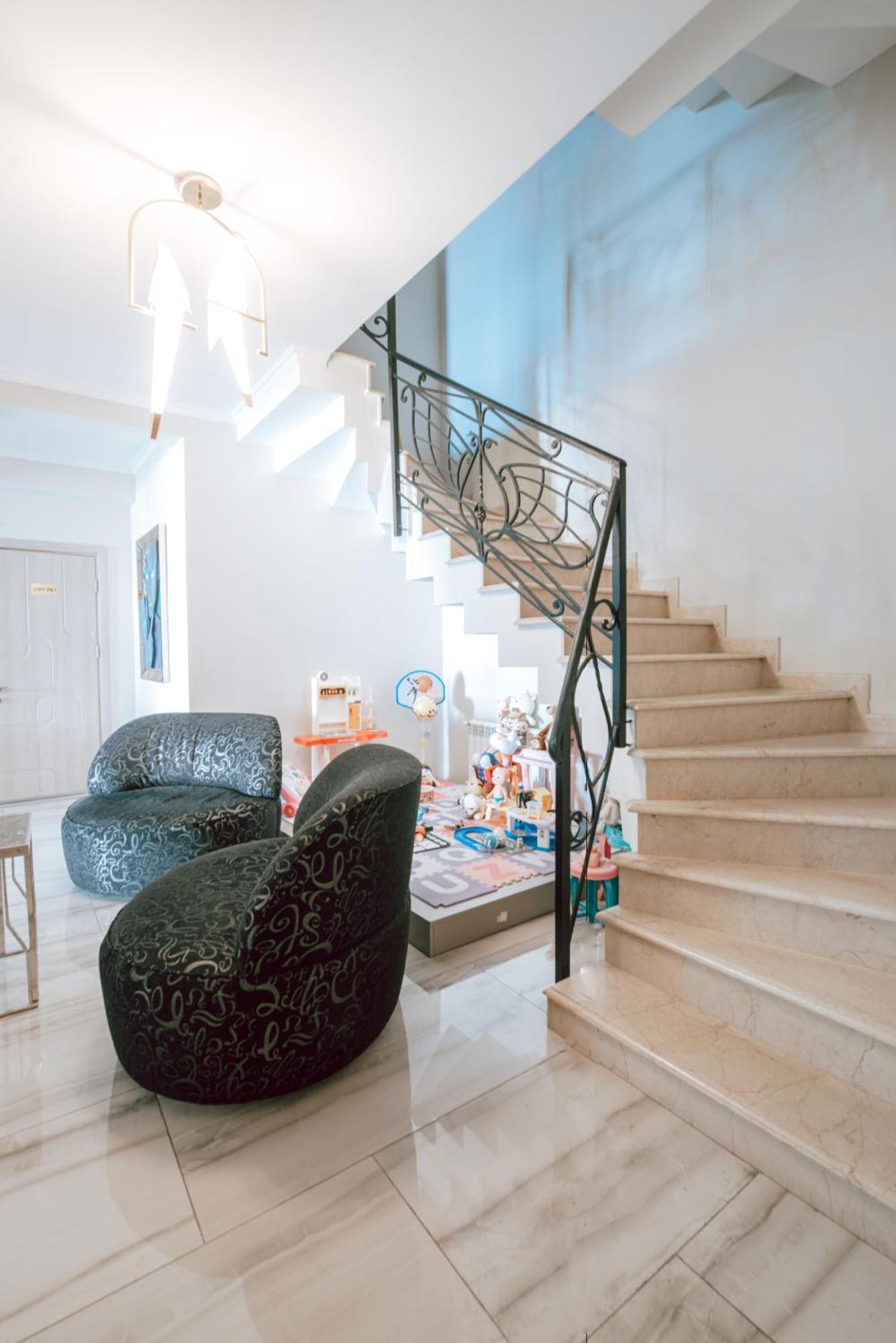 Downtown Hotel Батуми Екстериор снимка