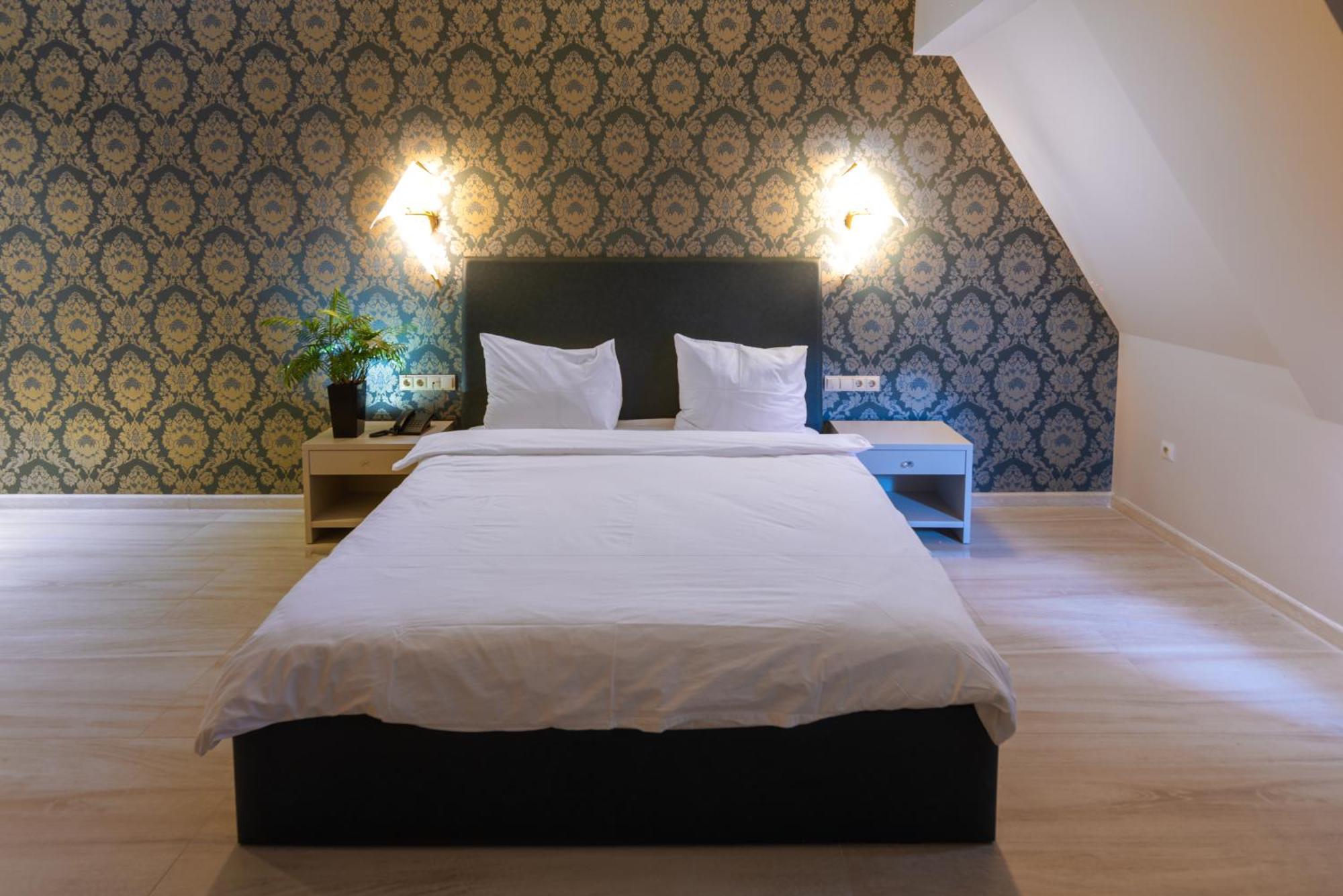 Downtown Hotel Батуми Екстериор снимка