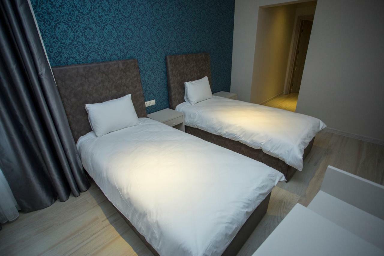 Downtown Hotel Батуми Екстериор снимка