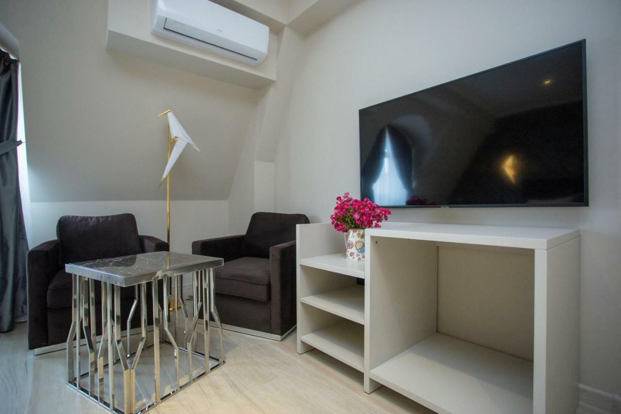 Downtown Hotel Батуми Екстериор снимка