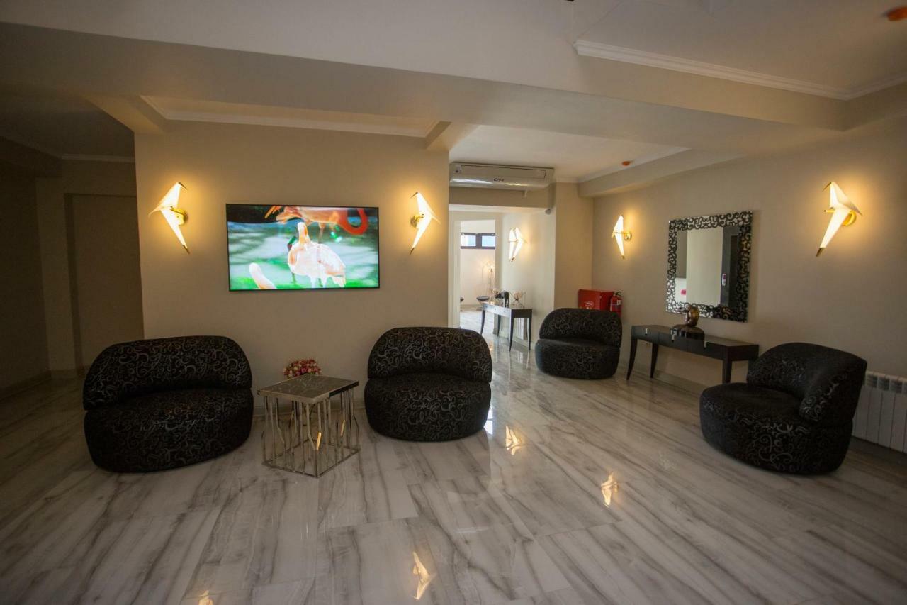 Downtown Hotel Батуми Екстериор снимка
