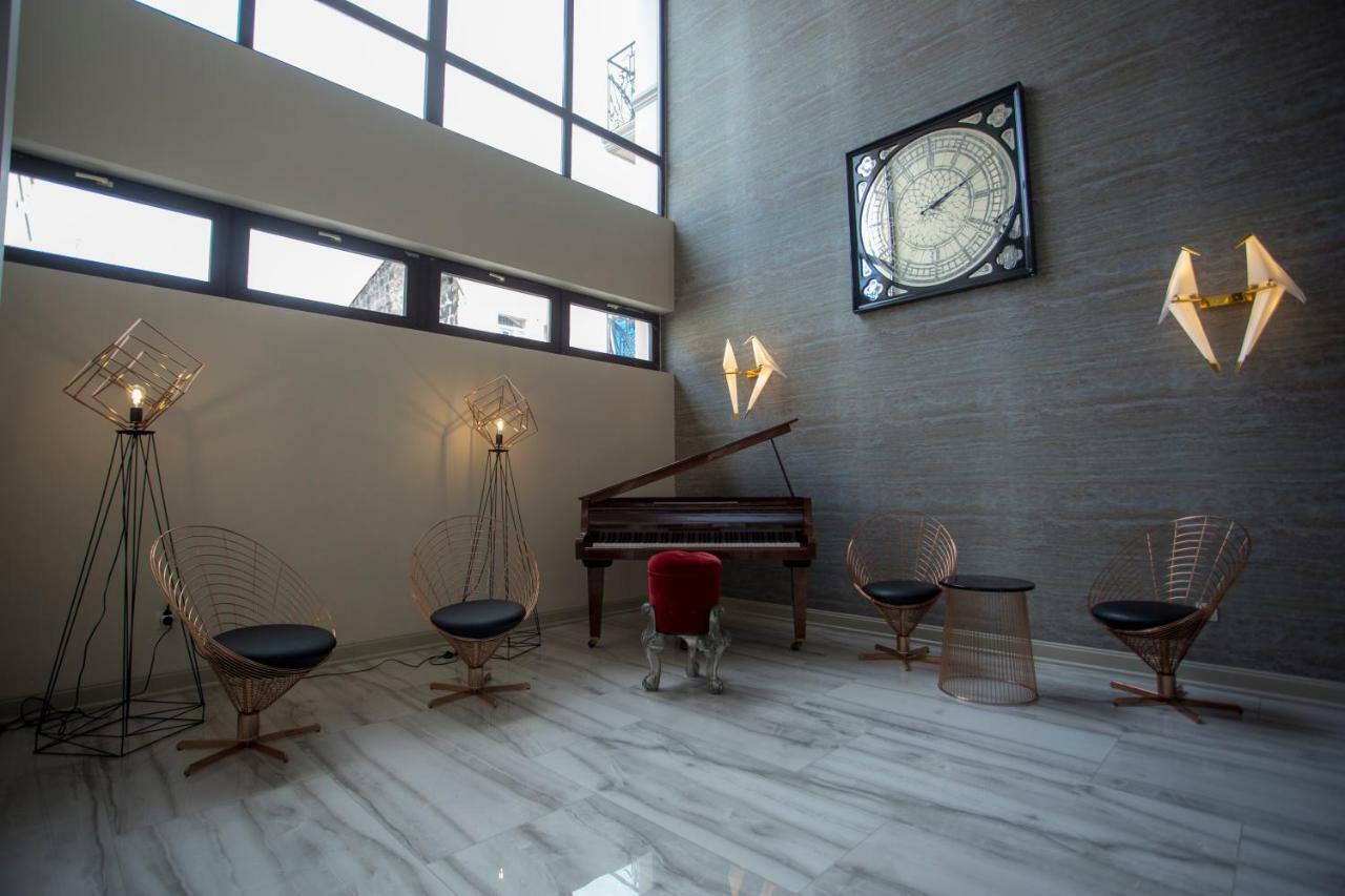 Downtown Hotel Батуми Екстериор снимка
