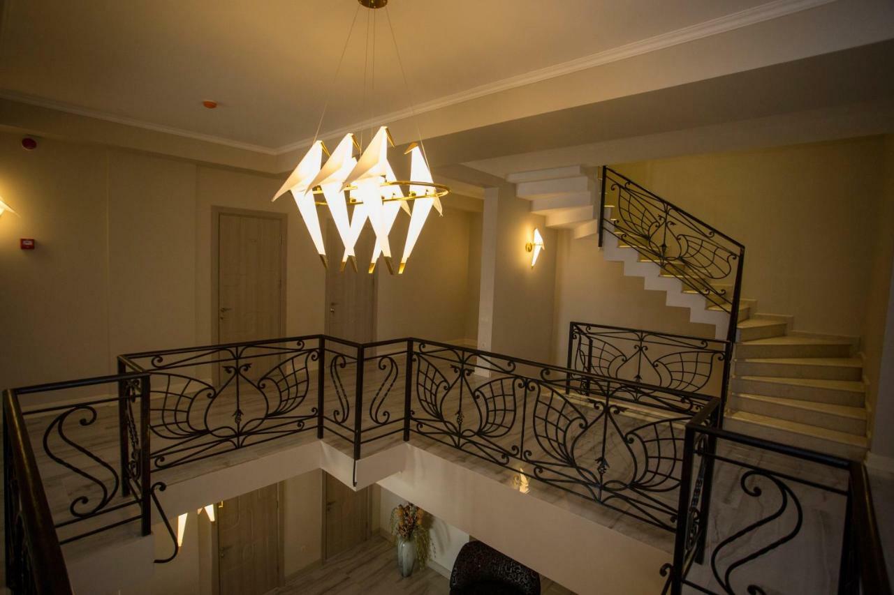 Downtown Hotel Батуми Екстериор снимка