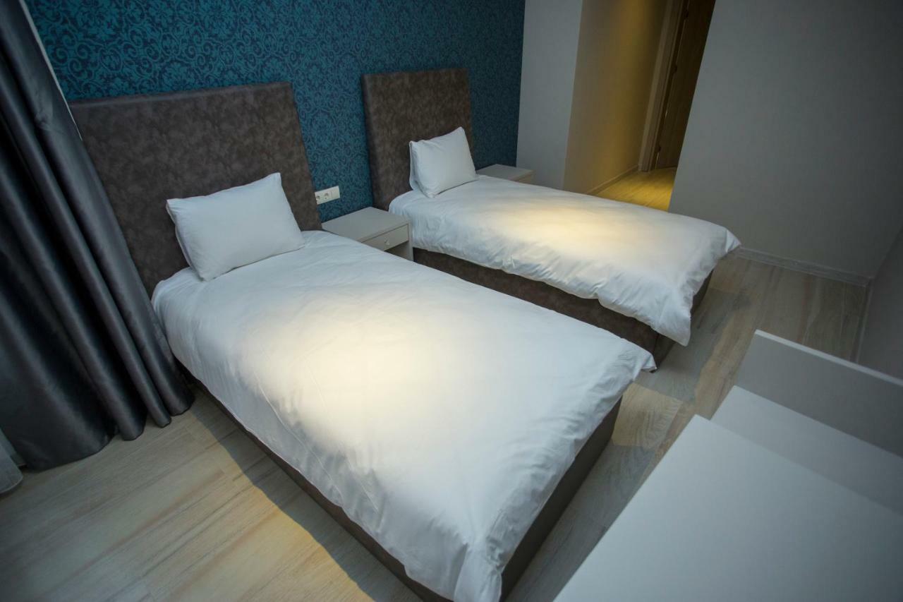 Downtown Hotel Батуми Екстериор снимка