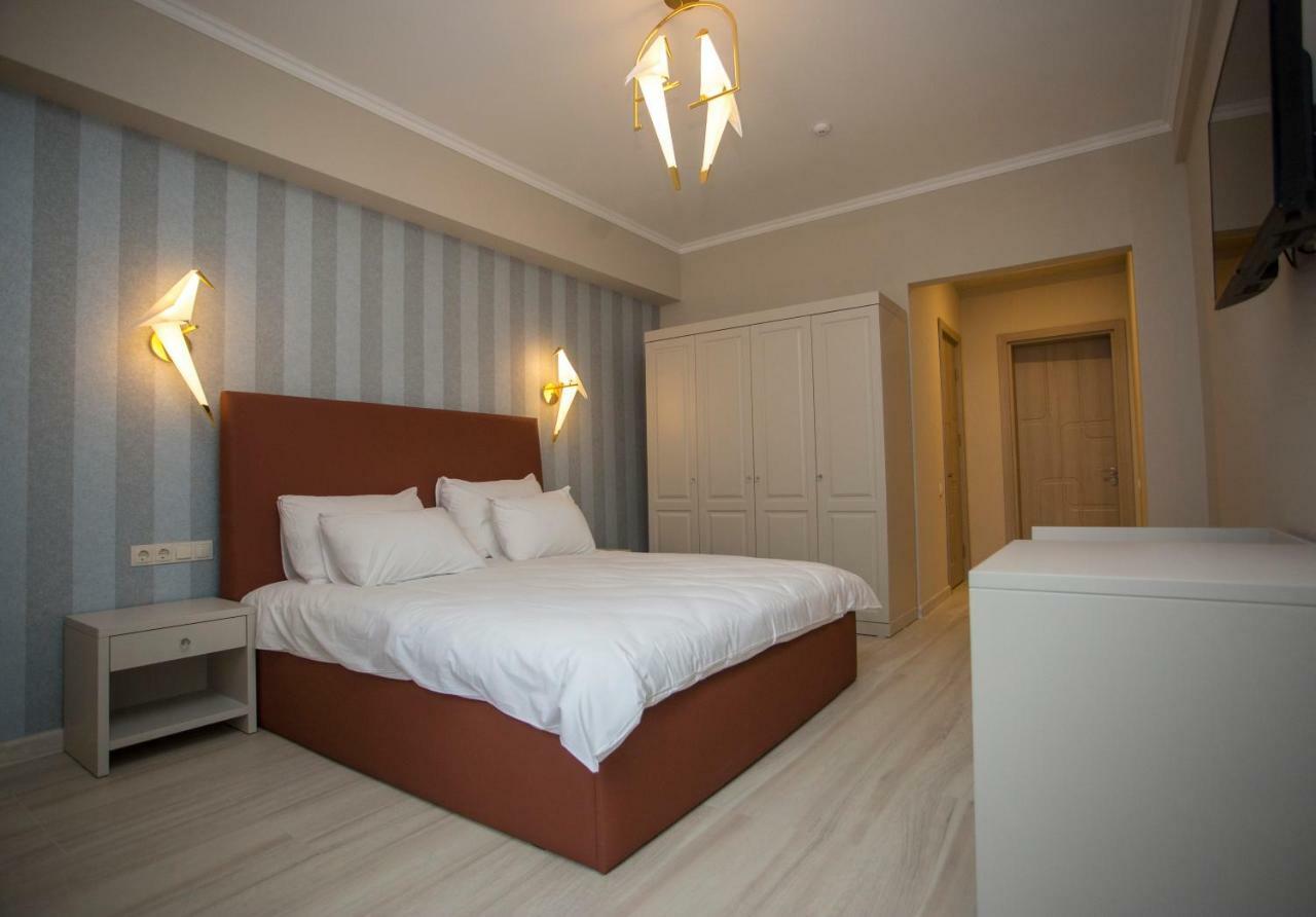 Downtown Hotel Батуми Екстериор снимка