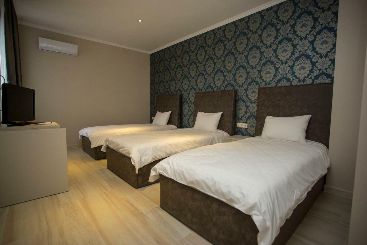 Downtown Hotel Батуми Екстериор снимка