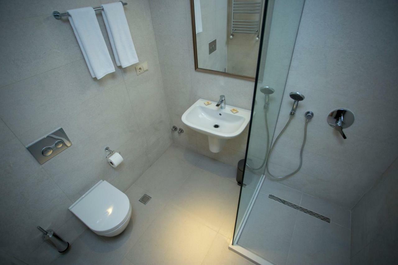 Downtown Hotel Батуми Екстериор снимка