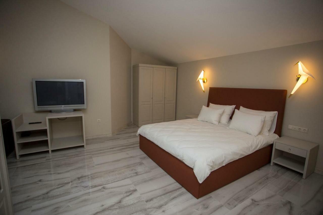 Downtown Hotel Батуми Екстериор снимка