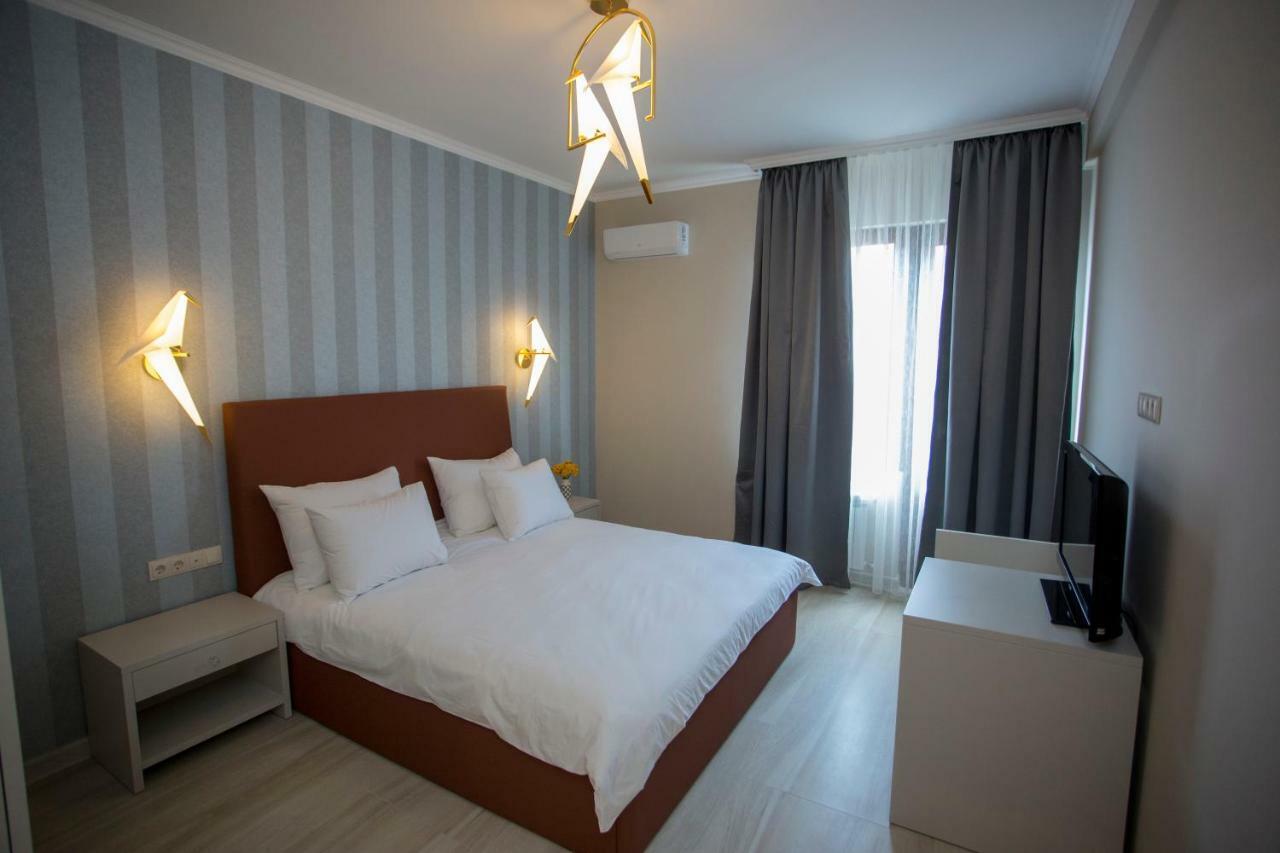 Downtown Hotel Батуми Екстериор снимка